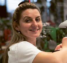 Fabrication d'horlogerie et de bijouterie Herstellung von Uhren und Schmuck