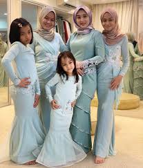 Model baju muslim couple lebaran. Pin Di Kurung Moden