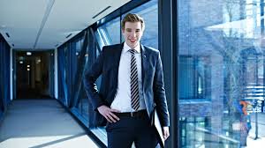 Träume sind dazu da, gelebt zu werden. Simon Wird Bankkaufmann Bei Der Vr Bank Eg Niebull