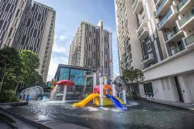 A number of shopping malls and traditional art and craft shops are available around the city, with the most popular shopping malls being dataran pahlawan malacca megamall, the shore. The Shore Shopping Gallery Malacca River Melaka Malaysia Malaysian Flavours