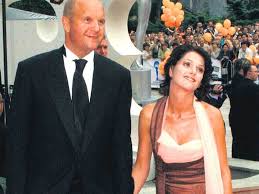 David ondříček, grandhotel, samotári ve lucie tour yapımları ile tanınan yönetmen, yapımcı ve senarist. Issova A Ondricek Svatba Sip