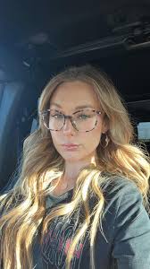 Howdy y'all! 🤠 Happy Friday Jr.! Just dropping in to introduce myself and  show my face! ❤️ I'm a licensed Esthetician of 4 years who's obsessed with  skincare, Jesus, and my spunky