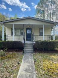 Many young professionals live in farmville and residents tend to have moderate political views. 45 Farmville Homes For Sale Farmville Va Real Estate Movoto