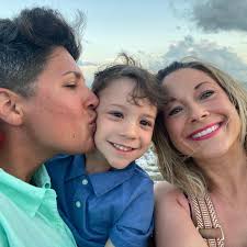 My schedule doesn't permit me to do cookies often as they are very time  consuming, however I had a little available time to do a small order and  LOVE how they turned