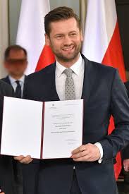 Bardzo smutne, że doczekaliśmy się w polsce polityków, którzy świąt bożego narodzenia nie szanują i w te święta starają się wywołać w polsce wojnę domową. Kamil Bortniczuk Wikipedia Wolna Encyklopedia
