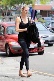 Maybe you would like to learn more about one of these? Etsi Diathrei Th Siloyeta Ths H Sarliz 8eron Eikones Zwh Iefimerida Gr