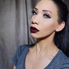 Courtney Akers's Instagram, Twitter & Facebook