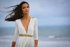 Uczestnicy drugiej odsłony programu hotel paradise przybyli na bali, aby odnaleźć miłość albo pieniądze. Klaudia El Dursi Kim Jest Prowadzaca Hotel Paradise Byla W Top Model Plejada Pl