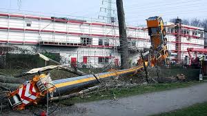 We specialize in infrastructure building and roadway projects, oil and gas, custom residential and taxi crane services. 100 Tonnen Kran Umgekippt