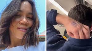 Woman spots train commuter with very awkward reminder written