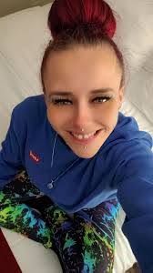 Kerry Eckert's Instagram, Twitter & Facebook