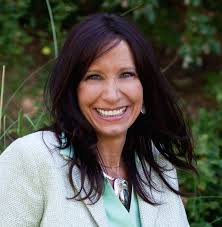 Donna Root's Instagram, Twitter & Facebook