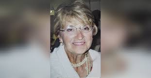 Elaine Gagnon's Instagram, Twitter & Facebook