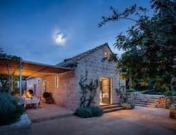 Istinska Ljepotica U Dubrovackom Arhipelagu Jutarnji List Old Stone Houses Stone Houses Island House