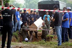 Hingga mac 1993, seramai 444000 orang buruh asing telah masuk ke malaysia. Siapa Urus Kematian Pendatang Asing Di Malaysia Iluminasi