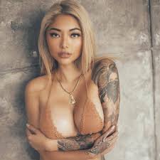 Seeing the recruitment notice for female employees, she knew her as for the afternoon's mishap, she quickly forgot about it. Tattoo Model Cassie Vicious