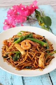Salah satu rahasia kelezatan capcay sederhana adalah menggunakan minyak bawang. Aneka Resep Mie Kwetiau