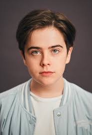 Leo Starr's Instagram, Twitter & Facebook