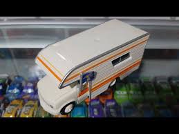 Mattel Disney/Pixar Cars Larry Camper (Piston Cup Fan) Dinoco 400 Caravan  2015 Deluxe Rust-eze Fan