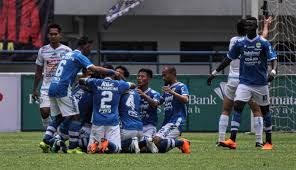 The club was founded in march 1933 from a merger of three clubs. Hasil Pertandingan Persib Bandung Vs Arema Fc Skor Akhir 2 1 Pandit Football Indonesia