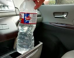 Interior rumah bukan sahaja boleh kelihatan cantik, malah mempunyai kesan mewah dan elegan. Video Elak Tinggalkan Botol Air Dalam Kereta Pegawai Bomba Ini Jelaskan Bahaya Yang Menanti
