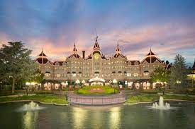 It's on of the few disney hotels that looks directly into a theme park, and the one that disneyland paris that is closes to both. Disneyland Hotel Bewertungen Fotos Preisvergleich Chessy Frankreich Tripadvisor