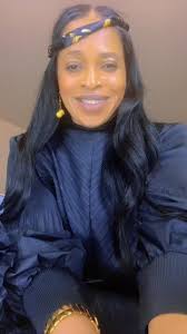 Am Complete by Ada Ehi