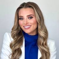 Kelly Lanham's Instagram, Twitter & Facebook