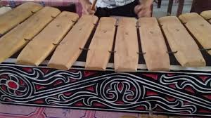 Alat musik tradisional ini masih sejenis dengan alat musik kendang, akan tetapi katambung memiliki panjang hingga 75 cm. Mengulas 9 Alat Musik Tradisional Kalimantan Tengah Beserta Gambar
