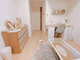 make my room by little rooms on instagram 白とウッド調の家具で統一したナチュラルでかわいいお部屋 収納たっぷりのデスクはおしゃれで機能性も デスクワークが 捗りそうです make n room