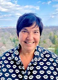 Tara Goldstein's Instagram, Twitter & Facebook