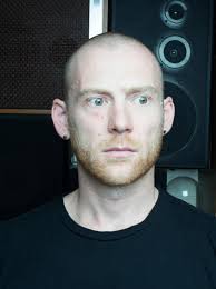 Artists — 100 : 25 : 1