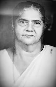 ഇന്ന് മാതൃദിനം; അമ്മയെ ഓർക്കാത്ത ഒരു ദിനവും എന്റെ ജീവിതത്തിലൽ ഇല്ല...  അമ്മയുടെ മരണത്തിനു ശേഷം ആ ശൂന്യത അനുഭവപ്പെടാത്ത ദിവസങ്ങളും ഇല്ല ...