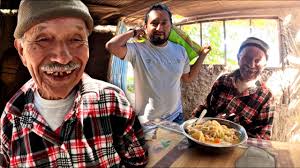 Este HOMBRE de 91 AÑOS VIVE en la SOLEDAD y el ABANDONO e INCAPAZ de poder  TRABAJAR