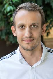 Lee Volk's Instagram, Twitter & Facebook