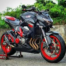 Black And Red Motorcycle Red N Black Perfect Combo Motos Esportivas Motos Carros E Motos
