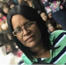 Wanda Kearney's Instagram, Twitter & Facebook