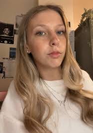 Ellie Forrest's Instagram, Twitter & Facebook