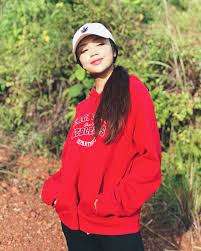 The images are available in jpeg and tiff formats in optimal resolution. Pin By Yu Ri Kwon On My Collection Actress In 2020 Athletic Jacket Jackets Sweatshirts