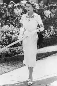 Despite her age, elizabeth continues to fulfill her duties and represent the. Beautiful Photos Of Queen Elizabeth And Princess Margaret When They Were Young Vintage Pictures Of Queen Elizabeth And Princess Margaret
