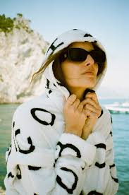 Chanel: la collezione Coco Beach si scopre a Capri