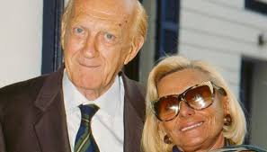 Il bravo presentatore c'è ed è il re dei. Raimondo Vianello Il Ricordo Sandra Mondaini Figli Adottivi Film E Carriera Dilei