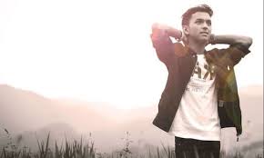 Bukan aku mau jauh bukan juga ku benci. Lirik Lagu Ku Hanya Sayang Padamu Aiman Tino Mieza S