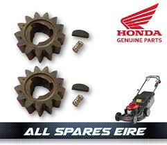 We have the honda lawn mower carburetors and parts 4 cycle you need, with fast shipping and great prices. Genuine Oem Honda Hrx216 217 Lawn Mower Drive Gear Kit 13t Pinion 42661 Vh7 000 Ebay