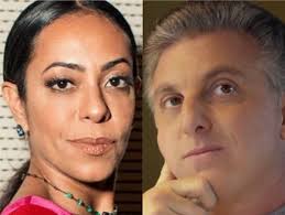 Samantha schmütz e o marido, o empresário americano michael cannet, mostraram que não tem lugar para demonstrar a paixão que sentem e trocaram beijos e carinhos durante passeio em shoping. Depois De Dividir A Globo Ao Meio Samantha Schmutz Ataca Novamente Aqui Tem Fofoca Por Guilherme Beraldo
