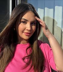 Jackie Kitt's Instagram, Twitter & Facebook