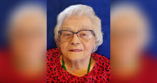 Barb Halvorson's Instagram, Twitter & Facebook