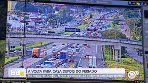 Mais de 2,4 milhões de veículos circularam pelas rodovias da região durante o feriado