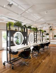 Luxure nail & beauty bar is a beautiful, clean and modern upscale nail salon. Best Images About Beauty Home Salon Decor Ideas 37 Ukrashenie Salona Domashnij Salon Interer Salona Krasoty