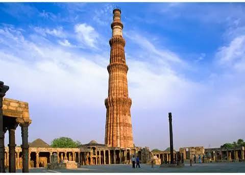 Qutub Minar: Why India's tallest minaret landed in the courts